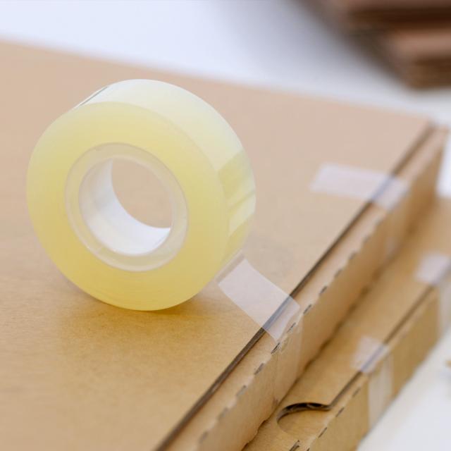 Banda adeziva Scotch transparenta, 19 mm x 33 m