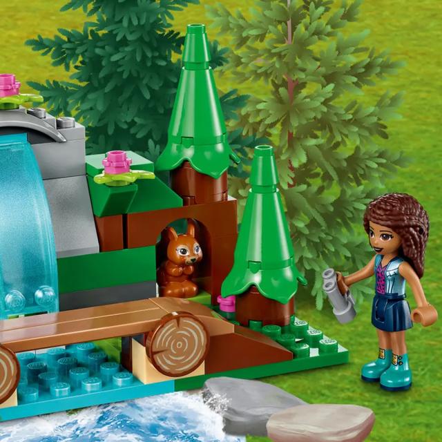 LEGO Friends, Cascada din padure 41677, 93 piese