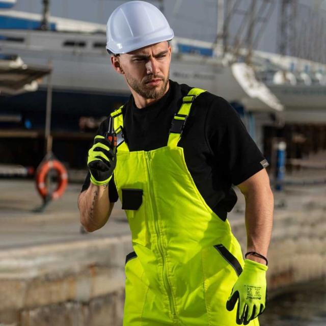 Casca de protectie ventilata STENSO, alba, cu rotita de fixare