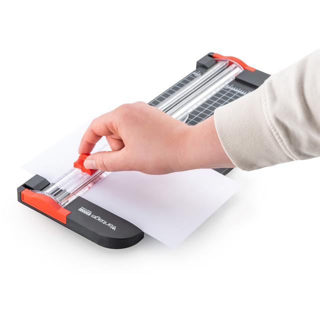 Trimmer Novus Vantage 40001, A4, lungime taiere 310 mm, capacitate 12 coli, negru