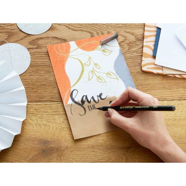 Set markere pensula Edding 1340, 4 culori, varf flexibil 1-6 mm, pentru scriere si desen