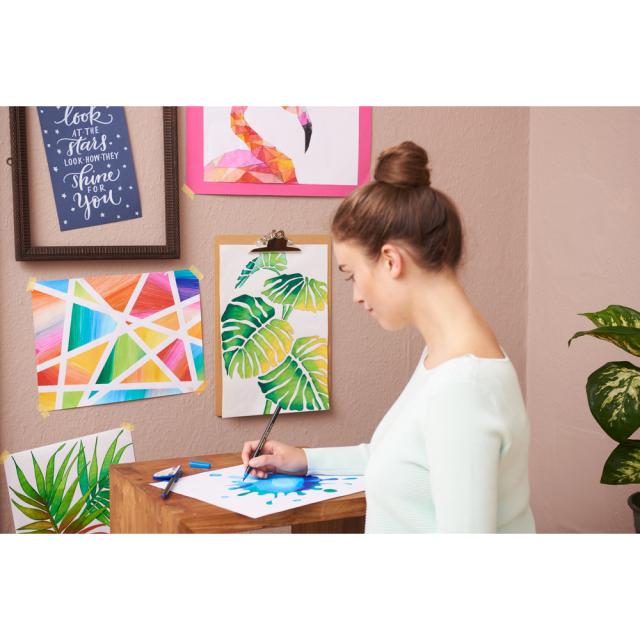 Set felicitari Edding Colour Happy, 9+2 piese, culori vii si metalice, include taguri cadou si mixer pensule 