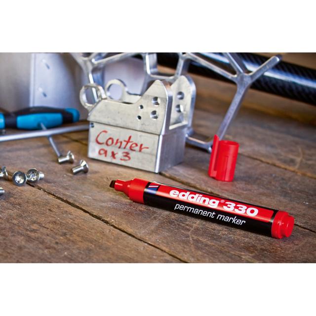 Marker permanent Edding 330, corp plastic, varf retezat, 1-5 mm, albastru