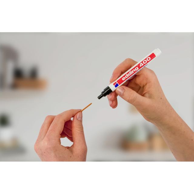 Marker permanent Edding 400, corp plastic, varf rotund, 1 mm, negru