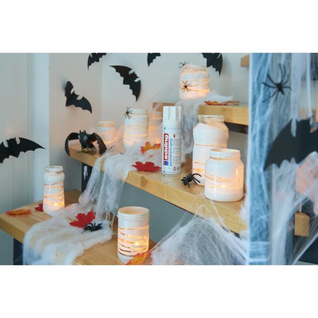 Spray vopsea acrilica Edding 5200, alb crema mat, uscare rapida, acoperire inalta, 200 ml