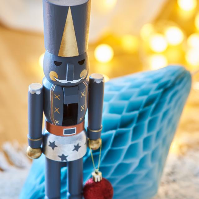 Marker cu vopsea Edding 751, verde metalic, varf rotund, 1-2 mm, rezistent la apa