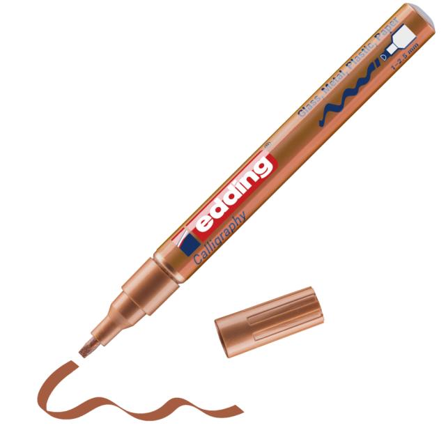 Marker cu vopsea Edding 753, auriu, varf caligrafic 1-2.5 mm, permanent, rezistent la apa