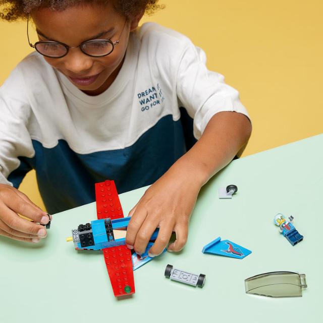 LEGO City, Avion de acrobatii, numar piese 59, varsta 5+