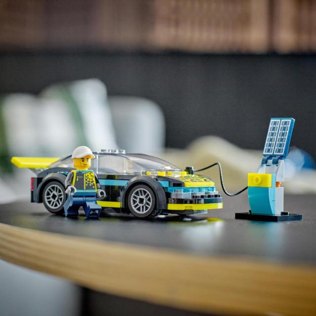 LEGO City, Masina sport electrica, numar piese 95, varsta 5+