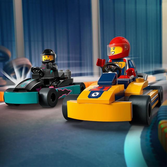 LEGO City carturi si piloti de curse 60400, 99 piese