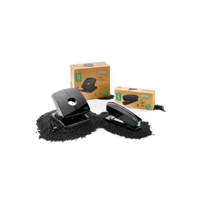 Perforator Novus B230 re+new, 30 coli, negru, 62% pp reciclat