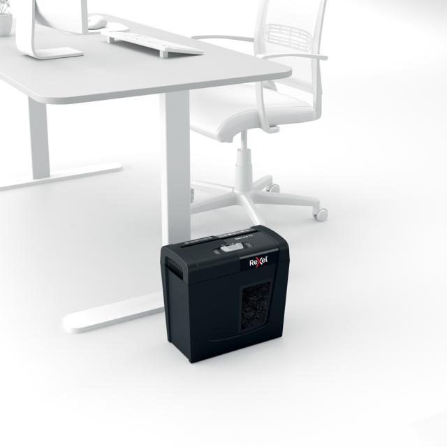 Distrugator documente manual REXEL SECURE X6, P4, cross-cut (confeti), 6 coli, 10l, negru