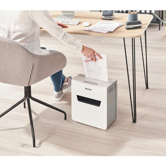 Distrugator documente manual, Leitz IQ Protect 6X, P4, cross-cut, 6 coli
