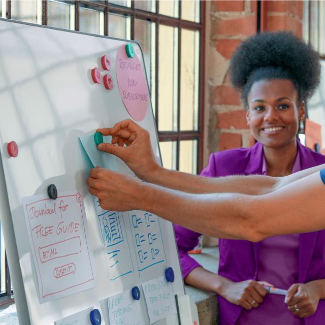 Magneti pentru table NOBO, diametru 38 mm, sustin 20 coli, 10 bucati/set, negru