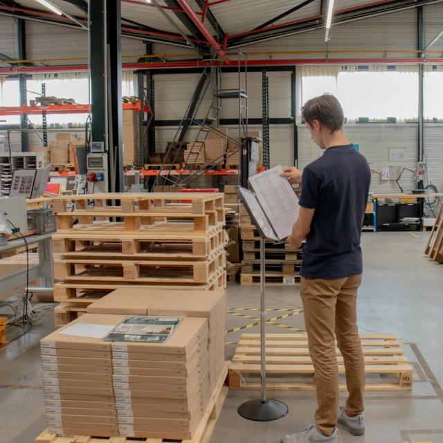 Sistem stand prezentare podea Tarifold, 10 displayuri, A4, negru