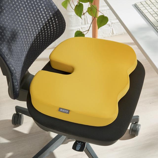 Pernuta ergonomica Leitz Ergo Cosy, pentru scaun, spuma cu memorie, husa lavabila, galben chihlimbar